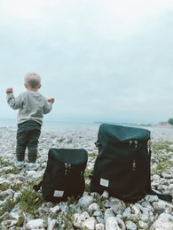 MiniMe â™»ï¸ Genbrugt polyester juniortaske i sort