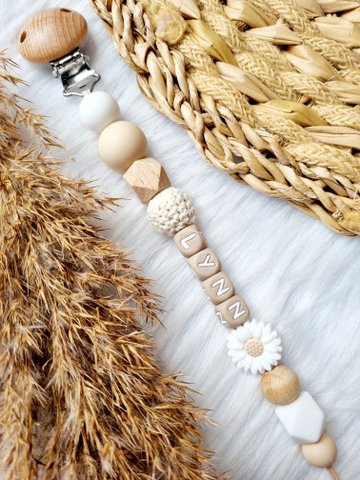 Pacifier cord named Lynn (daisy)