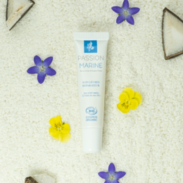 HERSTELLENDE LIPVERZORGING MET MARIENE ACTIEVE INGREDIËNTEN 15ML
