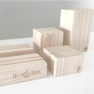 5 Les Mots Doux Displays aus Holz