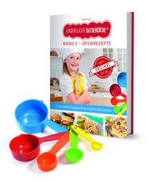 A 5-piece measuring cup set with colorful cups in various sizes, including a red, yellow, and blue cup. The product is accompanied by a cookbook titled "15 Rezepte" (15 Recipes) featuring images of various food dishes.

The description for this product would be:

Colorful 5-piece measuring cup set with red, yellow, and blue cups in different sizes. Includes a cookbook with 15 recipes featuring various dishes such as baked potatoes, sandwiches, and casseroles.