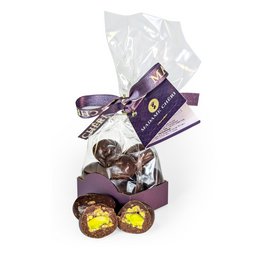  Pistachio-flavored chocolate-covered nuts, 65g. Includes a variety of chocolate-coated pistachio pieces in a gift box.