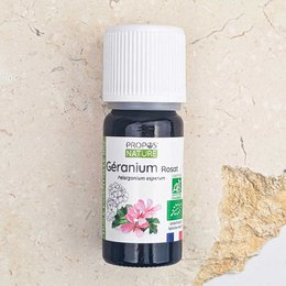 Geranium essential oil, 10ml bottle, floral aroma, used in aromatherapy and skincare.