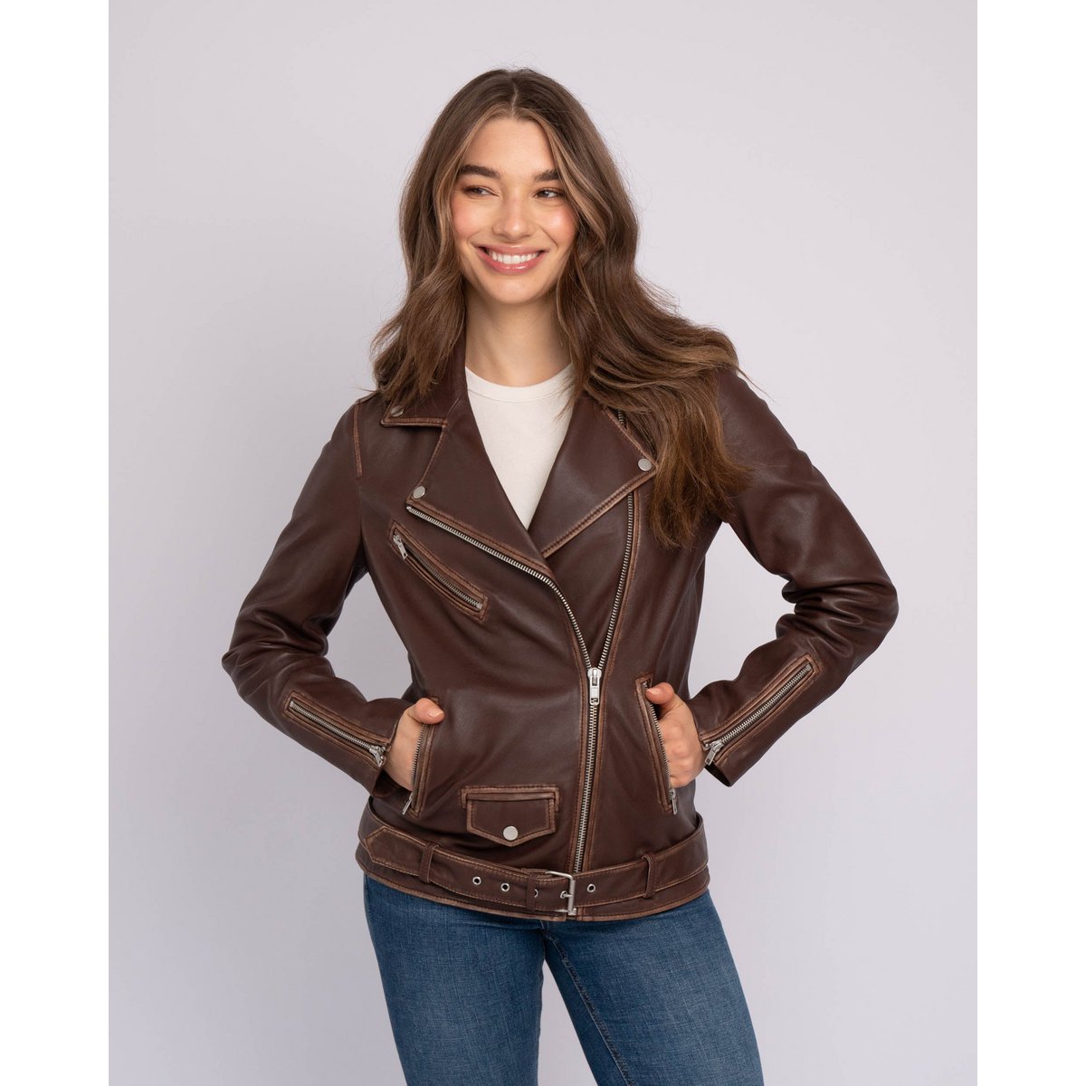 Berlin │ Übergroße Lederbikerjacke