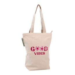  Durable tote bag made from recycled bed linen, featuring a "Good Vibes" text design and a zipper closure. Suitable for shopping and everyday use.