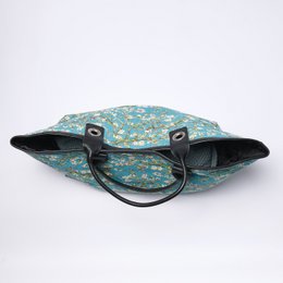Mandelblütenhandtasche mit Ledergriffen