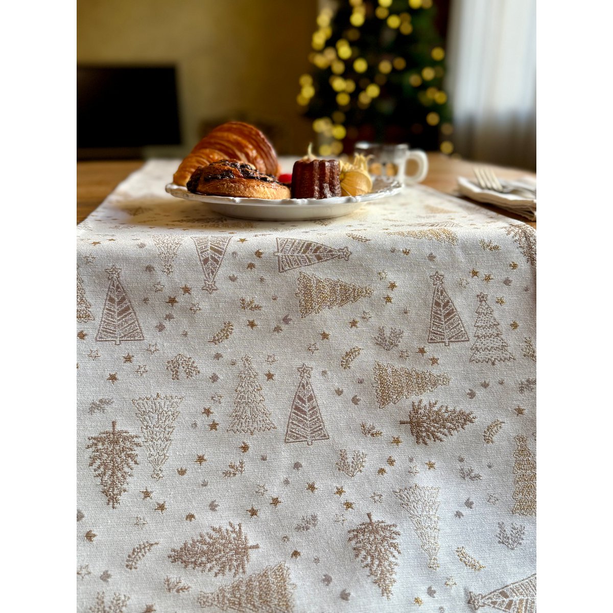 Light Christmas Table Runner, different sizes | Golden Forest