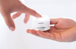 A day cream with hyaluron, Q10, and urea for hydration and skin rejuvenation.