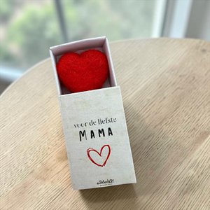 Box dearest mom felt heart
