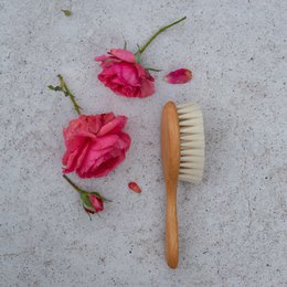 Brosse à cheveux bébé