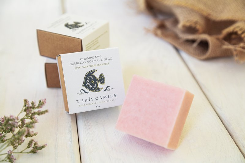 Thaïs Camila Cosmetics - 2