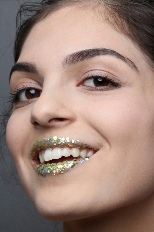 Projekt Glitter: Biodegradable Cosmetic Glitter - 1