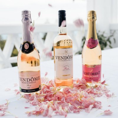 Champagne mini Moet Rose, Food & Drinks, Alcoholic Beverages on Carousell